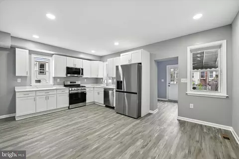 Entry Way - 1118 Weldon Ave, Baltimore, MD 21211 photo 3 of 7