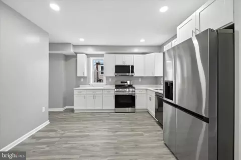 Entry Way - 1118 Weldon Ave, Baltimore, MD 21211 photo 4 of 7