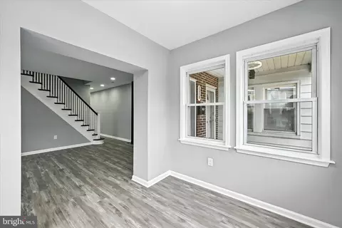 Entry Way - 1118 Weldon Ave, Baltimore, MD 21211 photo 2 of 7