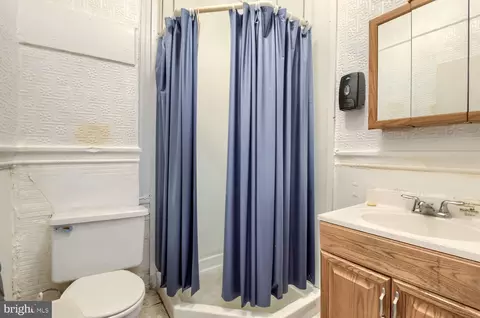 Bath - 416 E 25th St, Baltimore, MD 21218 photo 2 of 2