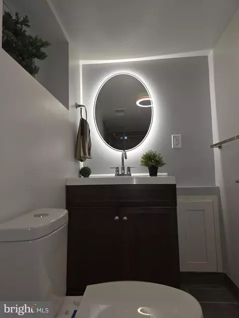Bath - 3712 W Cold Spring Ln, Baltimore, MD 21215 photo 4 of 6