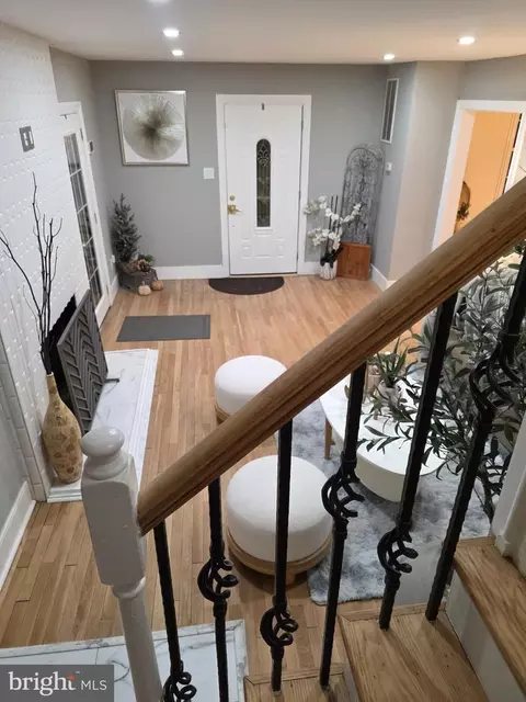 Entry Way - 3712 W Cold Spring Ln, Baltimore, MD 21215 photo 6 of 7