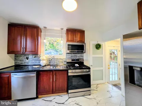 Kitchen - 3712 W Cold Spring Ln, Baltimore, MD 21215 photo 2 of 2