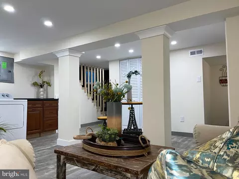Entry Way - 3712 W Cold Spring Ln, Baltimore, MD 21215 photo 2 of 7