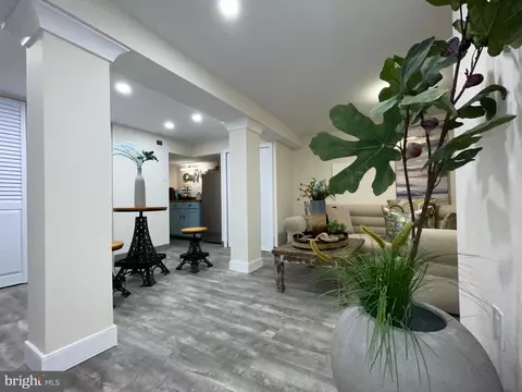 Entry Way - 3712 W Cold Spring Ln, Baltimore, MD 21215 photo 1 of 7