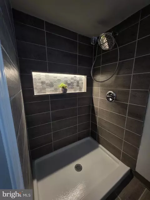 Bath - 3712 W Cold Spring Ln, Baltimore, MD 21215 photo 6 of 6