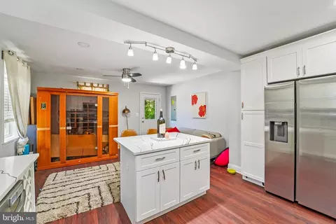 Entry Way - 202 E Lafayette Ave, Baltimore, MD 21202 photo 3 of 6