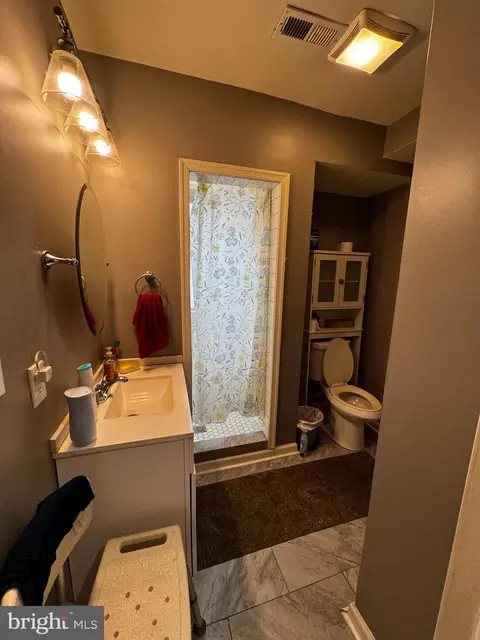 Bath - Undisclosed, Baltimore, MD 21206 photo 1 of 3