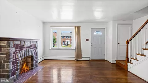 Living - 1805 Crestview Rd, Baltimore, MD 21239 photo 2 of 3