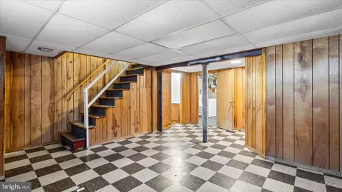 Entry Way - 1805 Crestview Rd, Baltimore, MD 21239 photo 7 of 9
