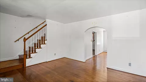 Entry Way - 1805 Crestview Rd, Baltimore, MD 21239 photo 1 of 9