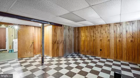 Entry Way - 1805 Crestview Rd, Baltimore, MD 21239 photo 8 of 9
