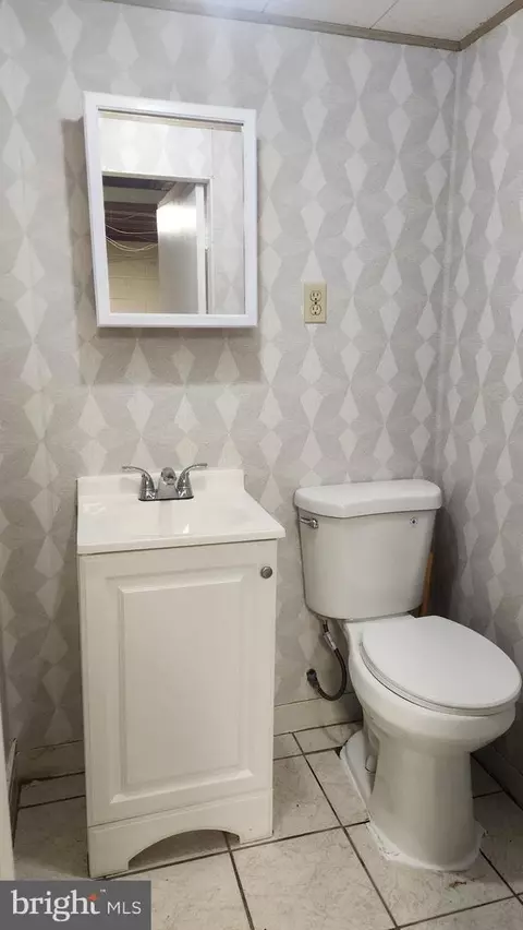 Bath - 834 Umbra St, Baltimore, MD 21224 photo 2 of 2