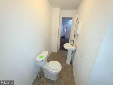 Entry Way - 2420 Etting St, Baltimore, MD 21217 photo 5 of 6