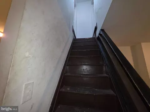 Entry Way - 2420 Etting St, Baltimore, MD 21217 photo 3 of 6