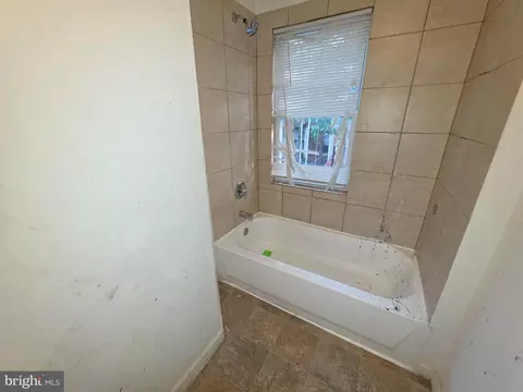 Entry Way - 2420 Etting St, Baltimore, MD 21217 photo 4 of 6