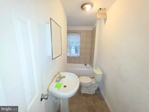 Bath - 2420 Etting St, Baltimore, MD 21217 photo 1 of 1