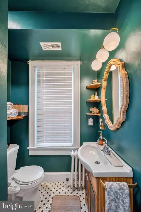 Bath - 2311 Hamilton Ave, Baltimore, MD 21214 photo 3 of 3