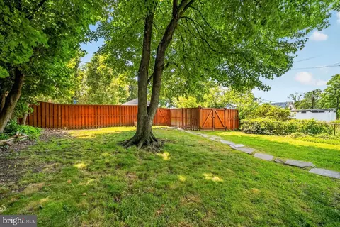 Exterior - 2311 Hamilton Ave, Baltimore, MD 21214 photo 6 of 7