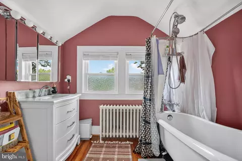 Bath - 2311 Hamilton Ave, Baltimore, MD 21214 photo 1 of 3