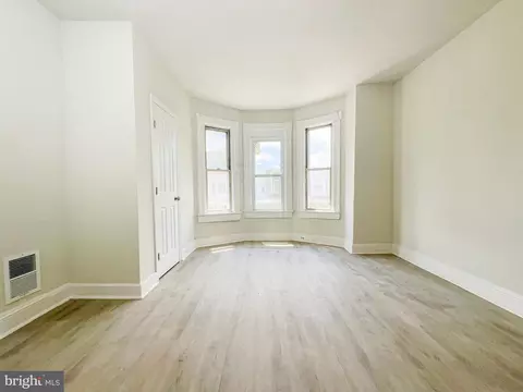 Living - 3010 Grayson St, Baltimore, MD 21216 photo 3 of 7