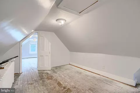 Entry Way - 2802 Grindon Ave, Baltimore, MD 21214 photo 11 of 13