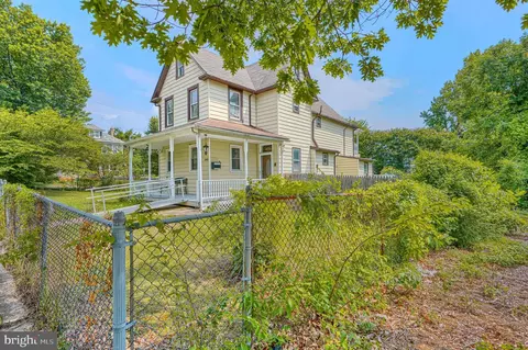 Exterior - 2802 Grindon Ave, Baltimore, MD 21214 photo 1 of 17