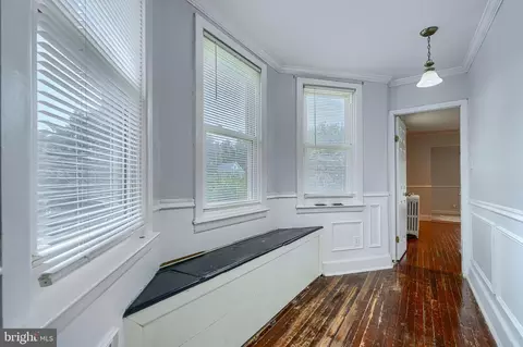 Entry Way - 2802 Grindon Ave, Baltimore, MD 21214 photo 10 of 13