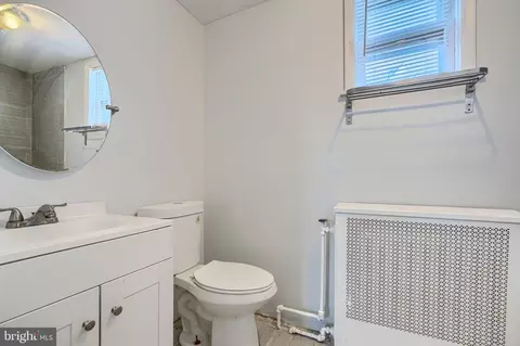 Bath - 2802 Grindon Ave, Baltimore, MD 21214 photo 5 of 10