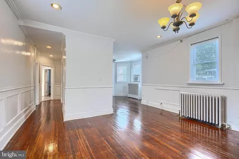 Entry Way - 2802 Grindon Ave, Baltimore, MD 21214 photo 6 of 13