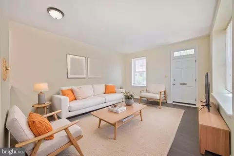 Living - 730 S Hanover St #A, Baltimore, MD 21230 photo 1 of 5