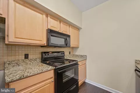 Kitchen - 730 S Hanover St #A, Baltimore, MD 21230 photo 3 of 3