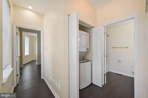 Entry Way - 730 S Hanover St #A, Baltimore, MD 21230 photo 3 of 5