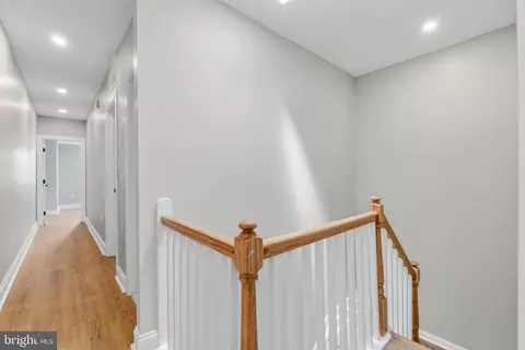 Entry Way - 1410 E Lanvale St, Baltimore, MD 21213 photo 8 of 10