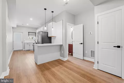 Entry Way - 1410 E Lanvale St, Baltimore, MD 21213 photo 1 of 10