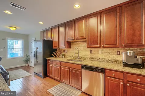 Kitchen - 3234 Odonnell St, Baltimore, MD 21224 photo 2 of 5