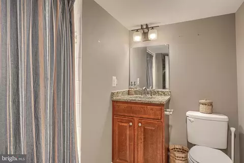 Bath - 3234 Odonnell St, Baltimore, MD 21224 photo 7 of 9