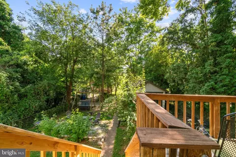 Exterior - 210 Mallow Hill Rd, Baltimore, MD 21229 photo 4 of 6