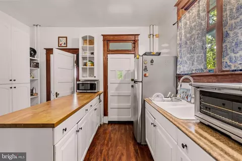 Other - 210 Mallow Hill Rd, Baltimore, MD 21229 photo 6 of 12