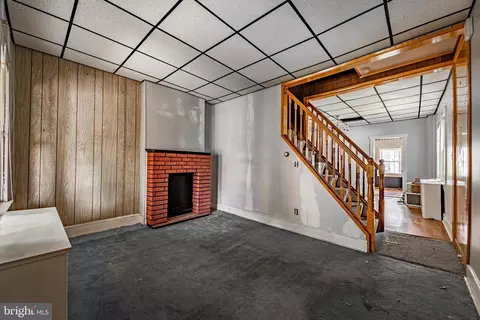Living - 1302 Cox St, Baltimore, MD 21211 photo 1 of 4