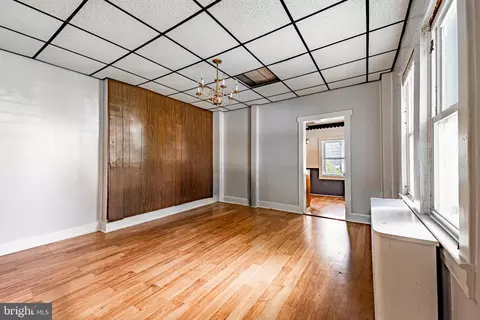 Living - 1302 Cox St, Baltimore, MD 21211 photo 2 of 4