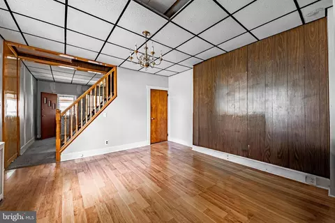 Living - 1302 Cox St, Baltimore, MD 21211 photo 4 of 4