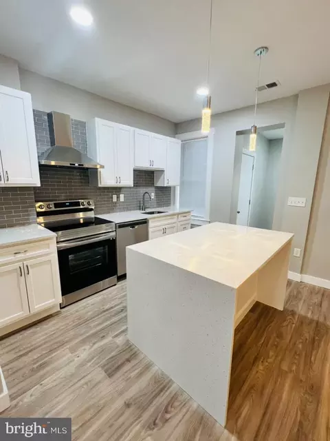 Kitchen - 739 Linnard St, Baltimore, MD 21229 photo 1 of 1