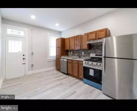 Entry Way - 1626 Appleton St, Baltimore, MD 21217 photo 5 of 7