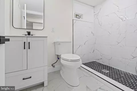 Bath - 2530 Harlem Ave, Baltimore, MD 21216 photo 6 of 6