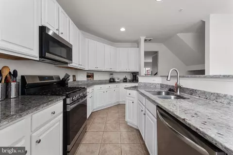 Kitchen - 310 Parkin St, Baltimore, MD 21230 photo 3 of 5