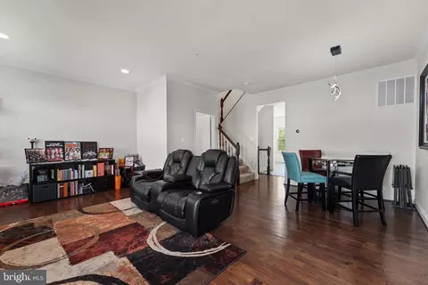 Entry Way - 310 Parkin St, Baltimore, MD 21230 photo 2 of 3