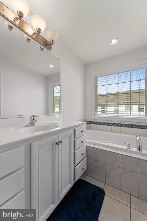Bath - 310 Parkin St, Baltimore, MD 21230 photo 4 of 5