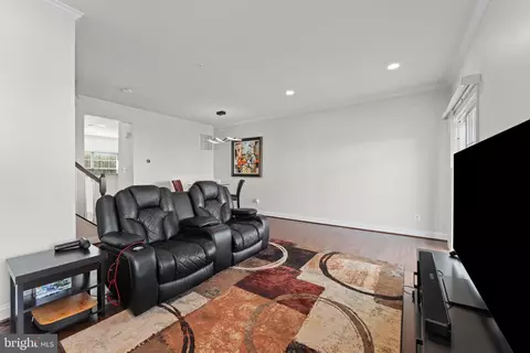 Entry Way - 310 Parkin St, Baltimore, MD 21230 photo 3 of 3