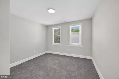 Bedroom - 3405 Parkside Dr, Baltimore, MD 21214 photo 4 of 5